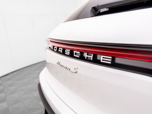 Used 2023 Porsche Macan S AWD/4WD image 36