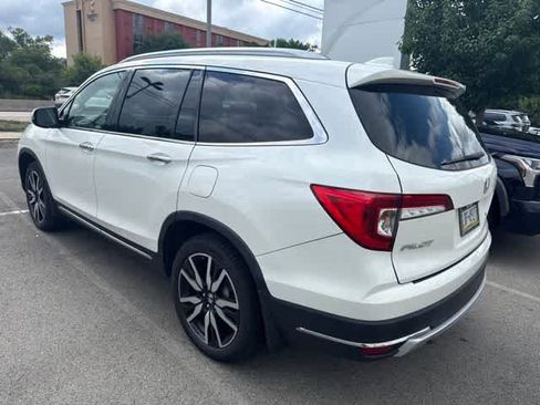 Used 2019 Honda Pilot Touring image 6