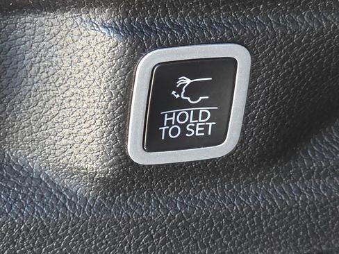 Used 2024 Jeep Grand Cherokee L Summit AWD/4WD image 18