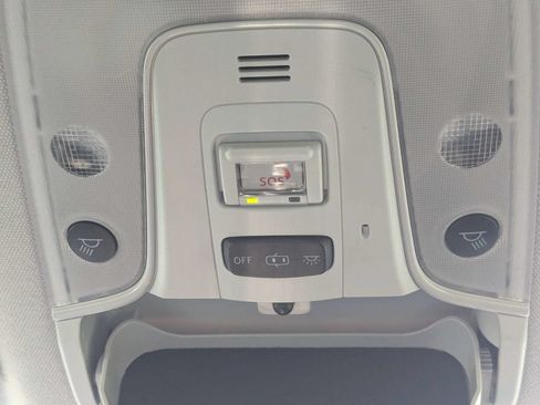 Used 2022 Toyota Prius FWD image 42
