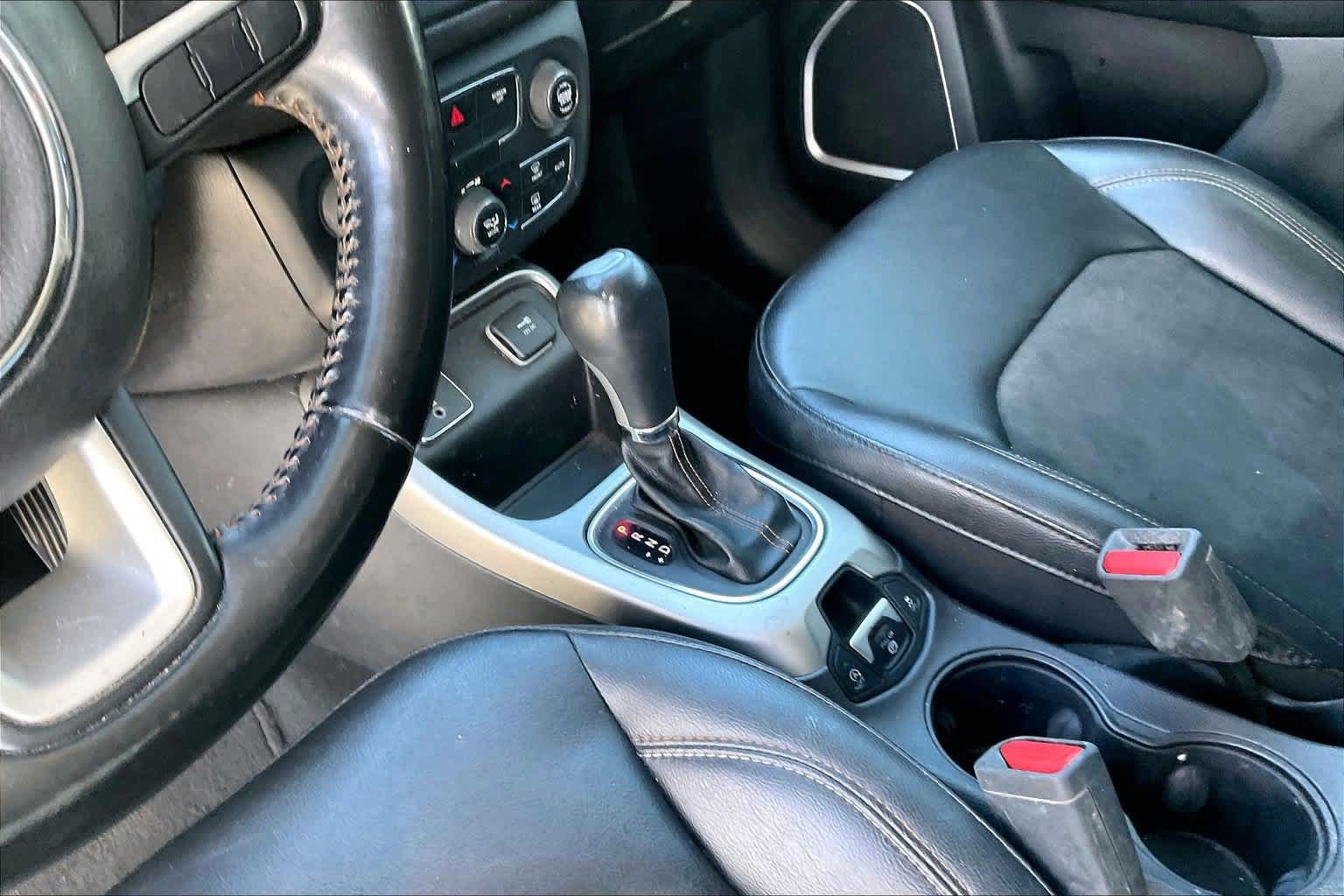 Used 2020 Jeep Compass Latitude w/ Safety & Security Group FWD image 16