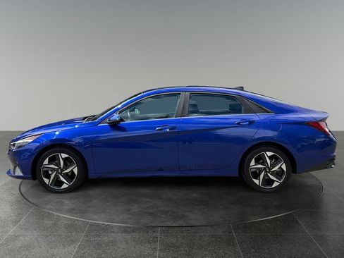 Used 2023 Hyundai Elantra Limited w/ Cargo Package FWD image 5