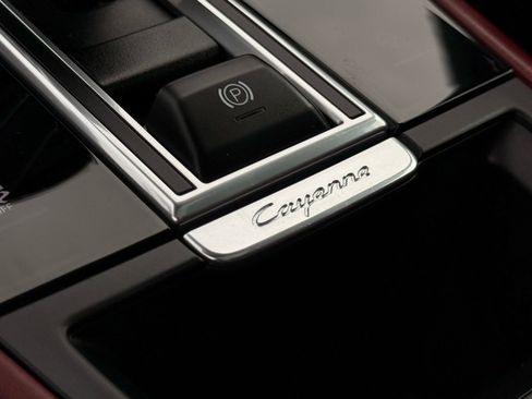 Used 2022 Porsche Cayenne Coupe image 64