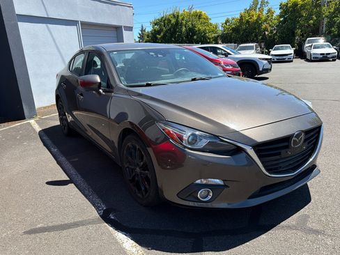 Used 2014 MAZDA MAZDA3 s Grand Touring w/ Technology Package FWD image 2
