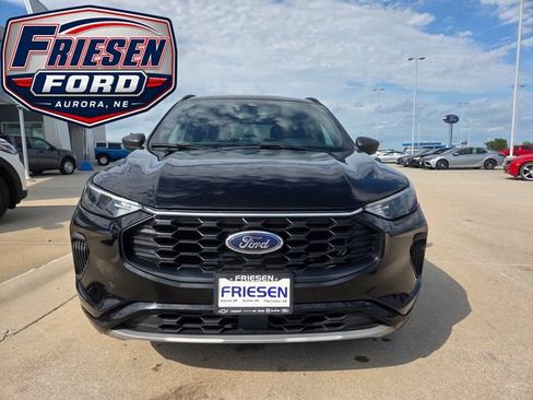 Used 2023 Ford Escape ST-Line FWD image 2