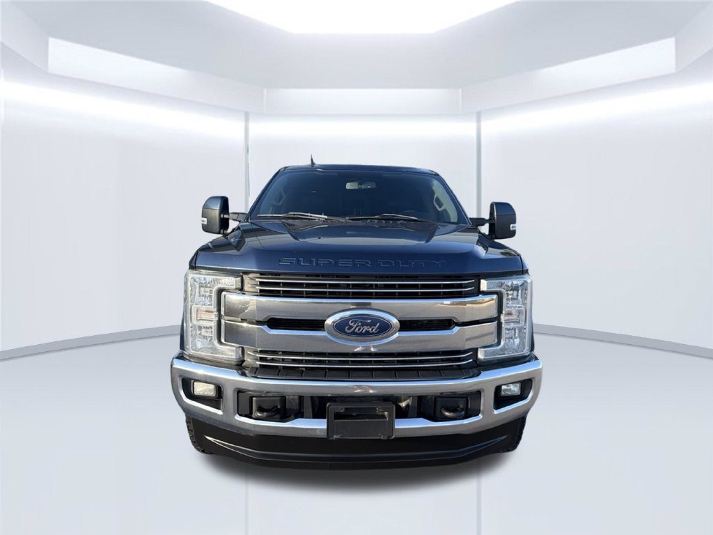 Used 2019 Ford F250 Lariat w/ FX4 Off-Road Package AWD/4WD image 2