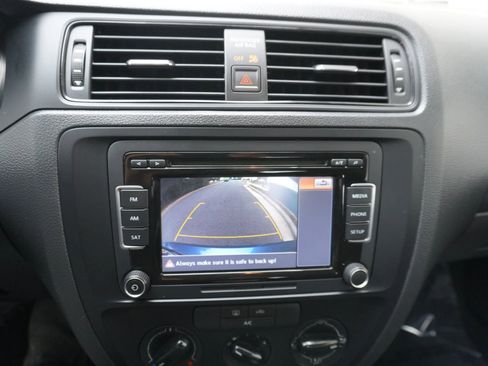 Used 2015 Volkswagen Jetta S image 28