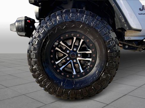 Used 2024 Jeep Wrangler Unlimited Rubicon image 11