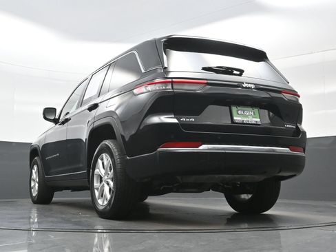 Used 2023 Jeep Grand Cherokee Limited AWD/4WD image 30