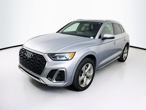 Used 2022 Audi Q5 2.0T Premium Plus w/ Premium Plus Package AWD/4WD image 3