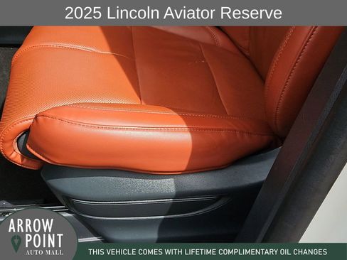 Used 2025 Lincoln Aviator Reserve w/ Luxury Package AWD/4WD image 23