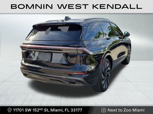 Used 2024 Lincoln Nautilus Reserve w/ Equipment Group 202A image 6