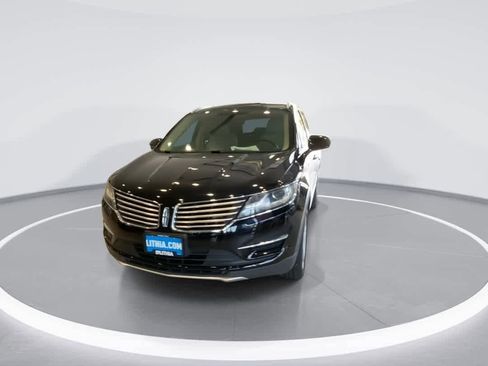 Used 2017 Lincoln MKC Premiere AWD/4WD image 3