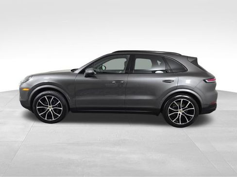 Used 2024 Porsche Cayenne AWD/4WD image 4