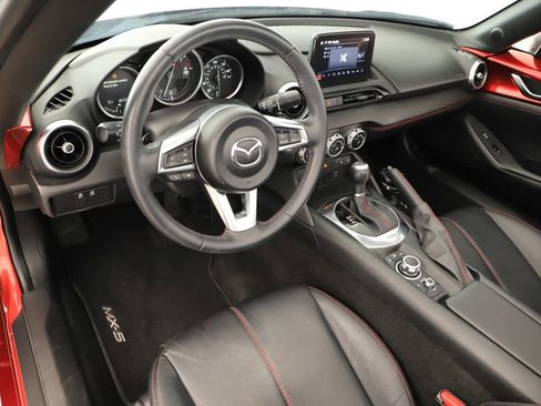 Used 2019 MAZDA MX-5 Miata Grand Touring image 15