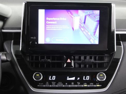 Used 2024 Toyota Corolla Cross XLE FWD image 7