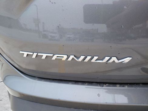 Used 2024 Ford Edge Titanium image 19