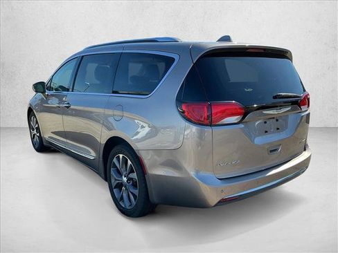 Used 2017 Chrysler Pacifica Limited w/ Tire & Wheel Group image 6