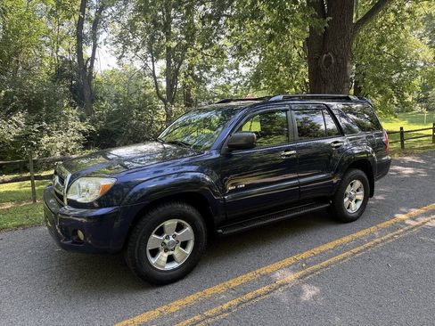 Used 2006 Toyota 4Runner SR5 AWD/4WD image 13