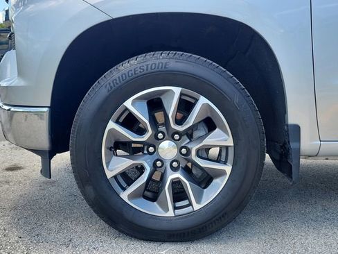 Certified 2022 Chevrolet Silverado 1500 LT AWD/4WD image 6