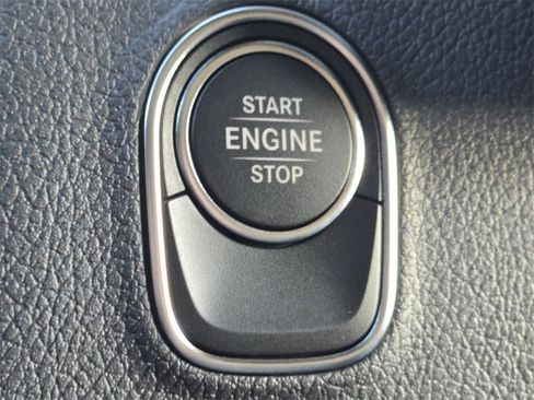 Used 2025 Mercedes-Benz Sprinter 2500 image 30