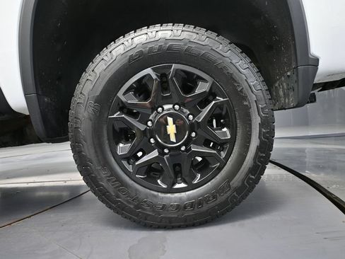 Used 2022 Chevrolet Silverado 2500 LTZ w/ Safety Package AWD/4WD image 16