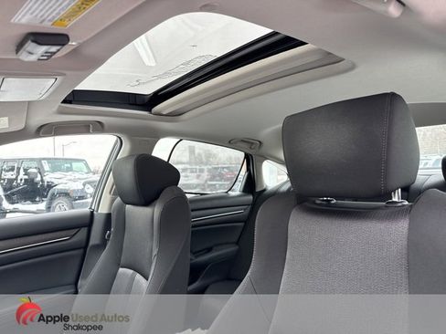 Used 2018 Honda Accord EX image 9