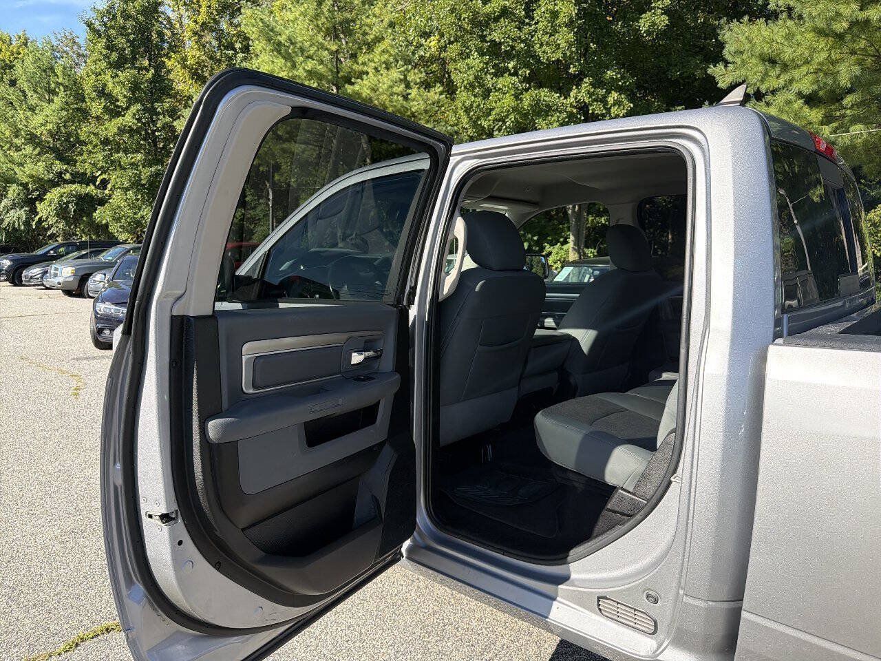 Used 2019 RAM 1500 Big Horn AWD/4WD image 15