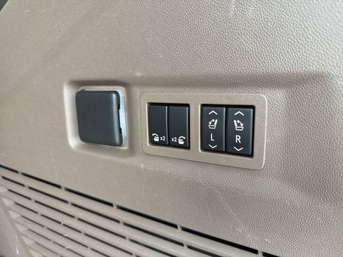 Used 2023 GMC Yukon Denali AWD/4WD image 50