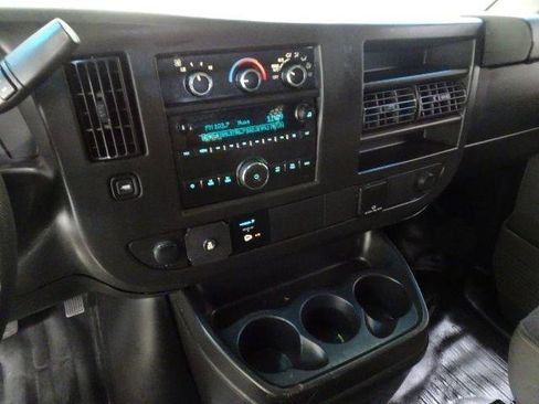 Used 2018 Chevrolet Express 2500 w/ Driver Convenience Package RWD image 32