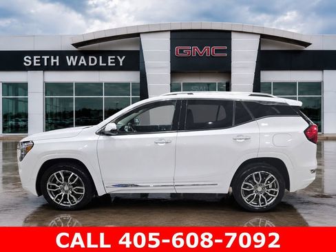 Used 2024 GMC Terrain Denali AWD/4WD image 4