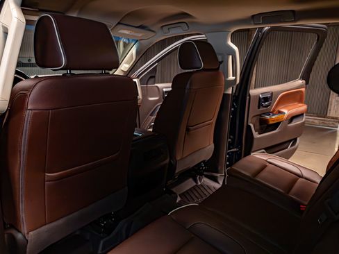 Used 2016 Chevrolet Silverado 2500 High Country w/ Duramax Plus Package image 23