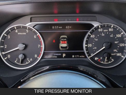 Used 2023 Nissan Rogue SV w/ SV Premium B Package image 19