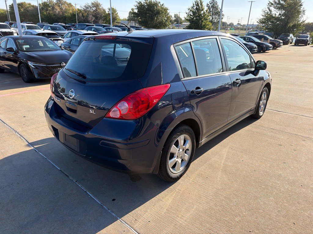 Used 2008 Nissan Versa Hatchback w/ Convenience Pkg FWD image 5