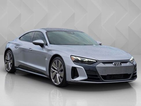 Used 2022 Audi e-tron GT Premium Plus image 8