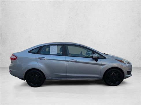 Used 2017 Ford Fiesta S FWD image 4