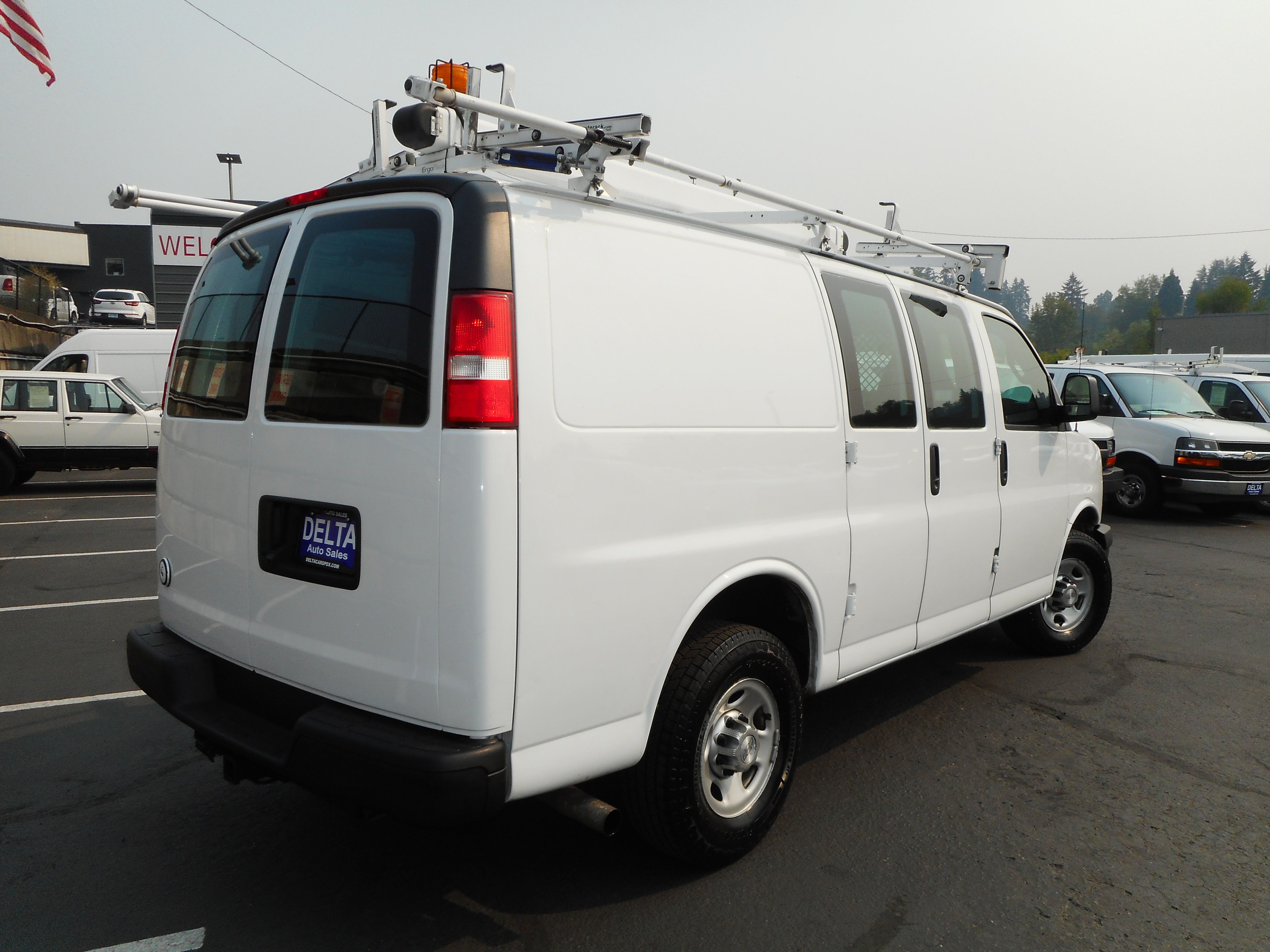 Used 2016 Chevrolet Express 2500 w/ Cold Climate Package RWD image 10