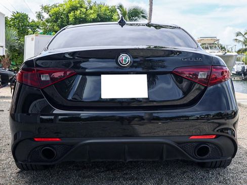 Used 2020 Alfa Romeo Giulia w/ Quick Order Package 22K Sport image 7