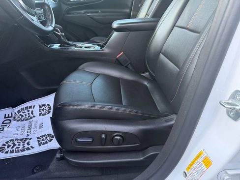 Used 2022 Chevrolet Equinox Premier AWD/4WD image 12