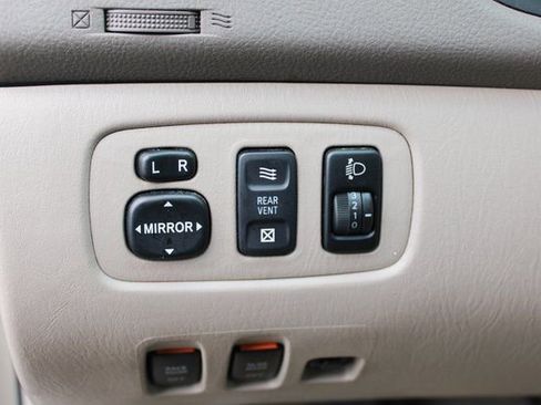 Used 2005 Toyota Sienna XLE image 15