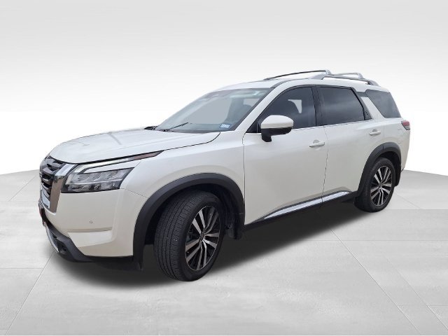 Certified 2023 Nissan Pathfinder Platinum FWD image 4