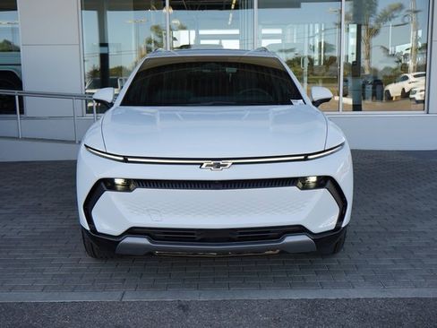 New 2025 Chevrolet Equinox EV LT image 3