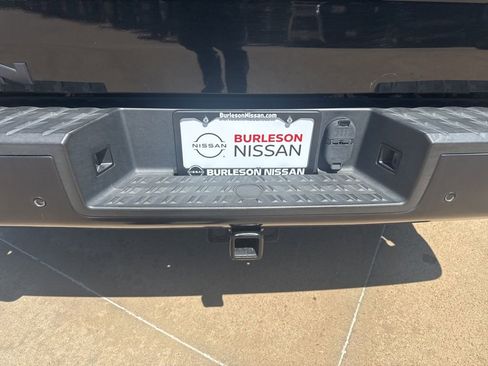 Used 2021 Nissan Titan PRO-4X w/ Pro-4x Utility Package image 5