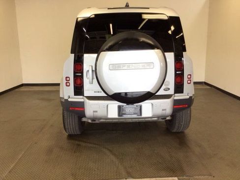 Used 2020 Land Rover Defender 110 SE AWD/4WD image 5