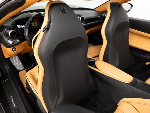 Used 2019 Ferrari Portofino RWD image 62
