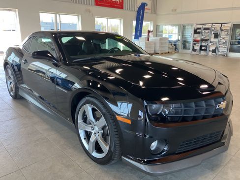 Used 2010 Chevrolet Camaro SS w/ LPO, Ground Effects Package RWD image 3