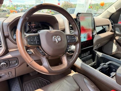 Used 2025 RAM 1500 Limited AWD/4WD image 11