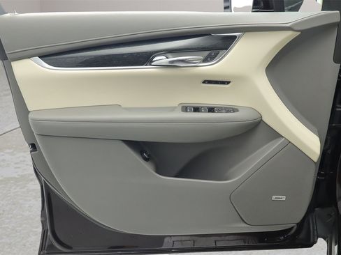 Used 2021 Cadillac XT6 Premium Luxury image 31