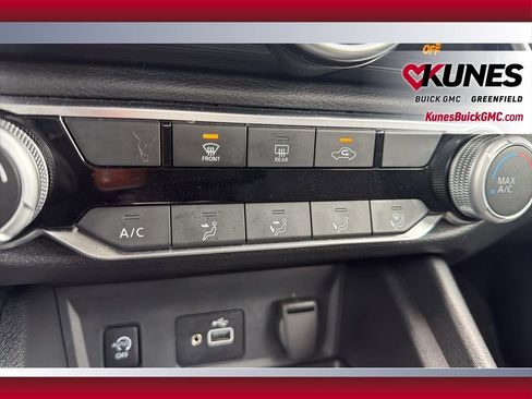 Used 2024 Nissan Sentra S image 25