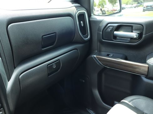 Used 2021 Chevrolet Silverado 1500 LT Trail Boss w/ Convenience Package II AWD/4WD image 39